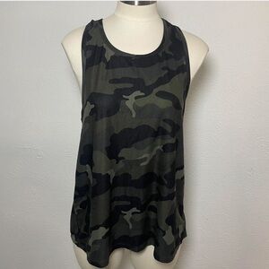 Old Navy Active Breathe On Camouflage Tank Top Size Large